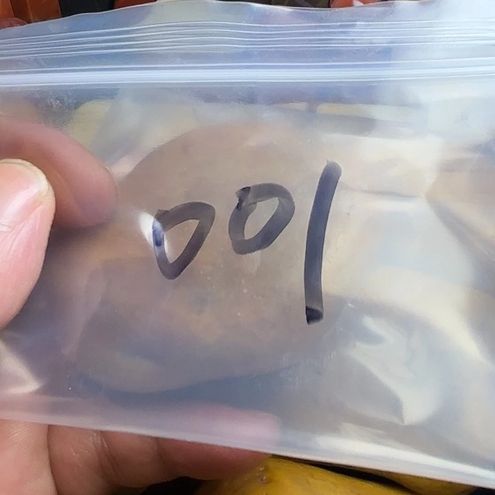 熙***奥老挝石精美老挝田黄