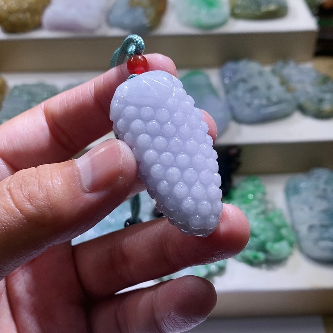 【闪购商品】翡翠颈饰未镶嵌葡萄