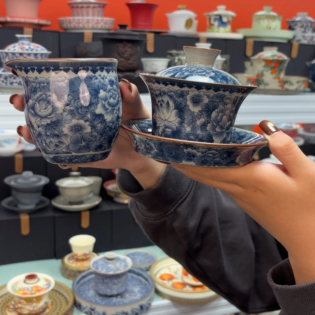 茶具是指由两块金属