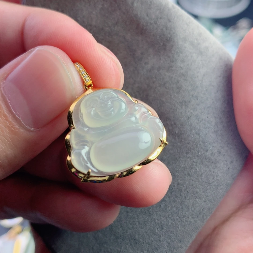 翡翠未镶嵌颈饰小佛