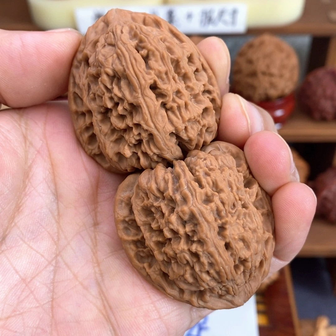 文玩核桃吊坠39-40左右全品南疆石