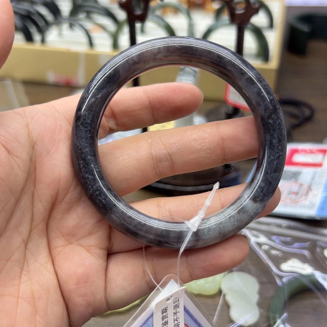 和田玉手镯未镶嵌57.5圈围210微瑕