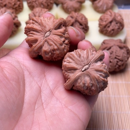 【闪购商品】吊坠文玩核桃东球白……