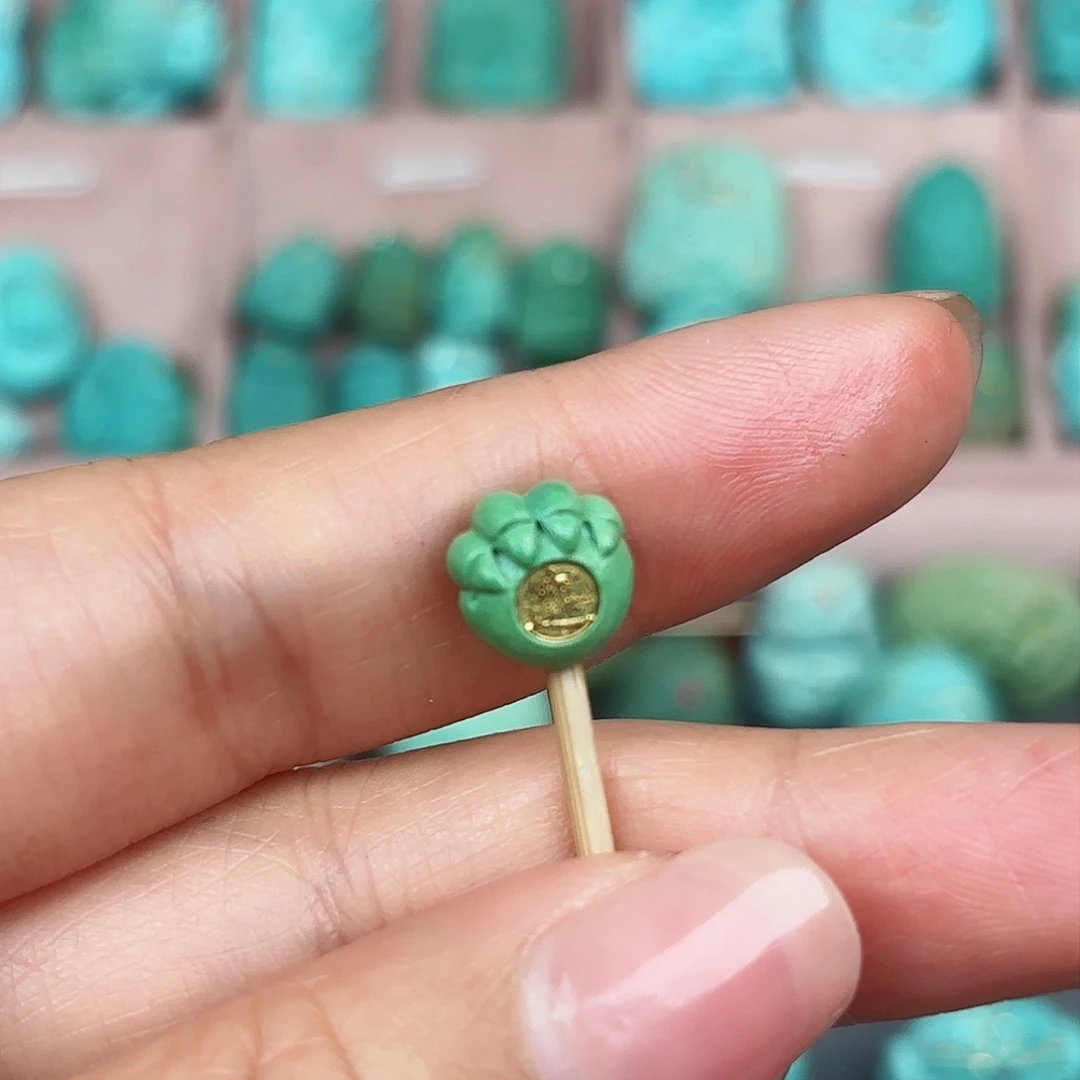 绿松石配饰未镶嵌