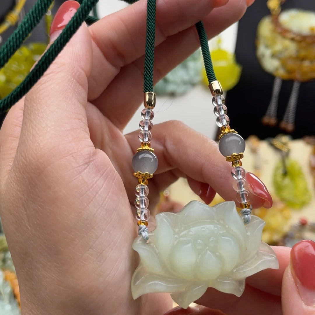 未镶嵌蛇纹石玉颈饰