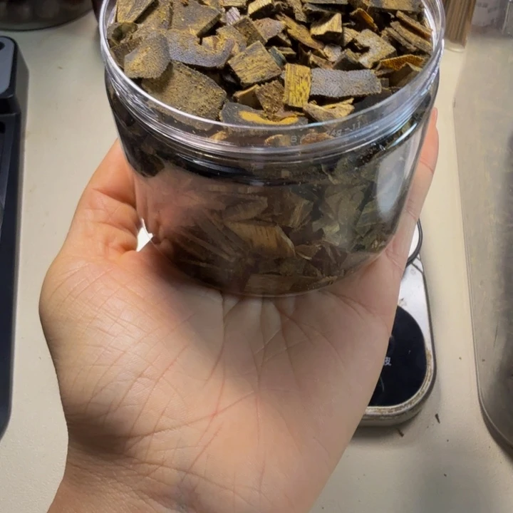 沉香碎屑沉香绿奇楠张勺子边角料100克