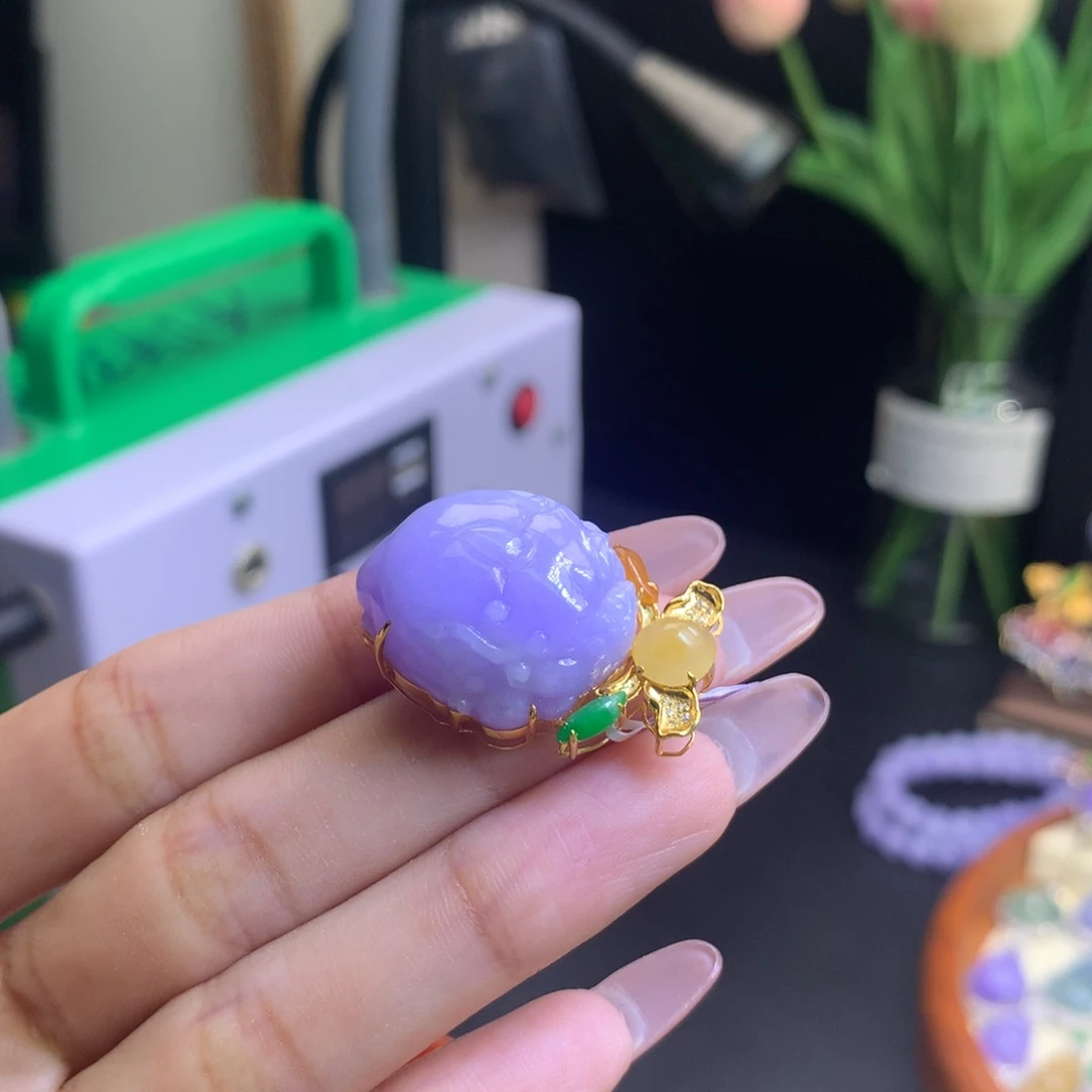 翡翠18K金镶嵌颈饰