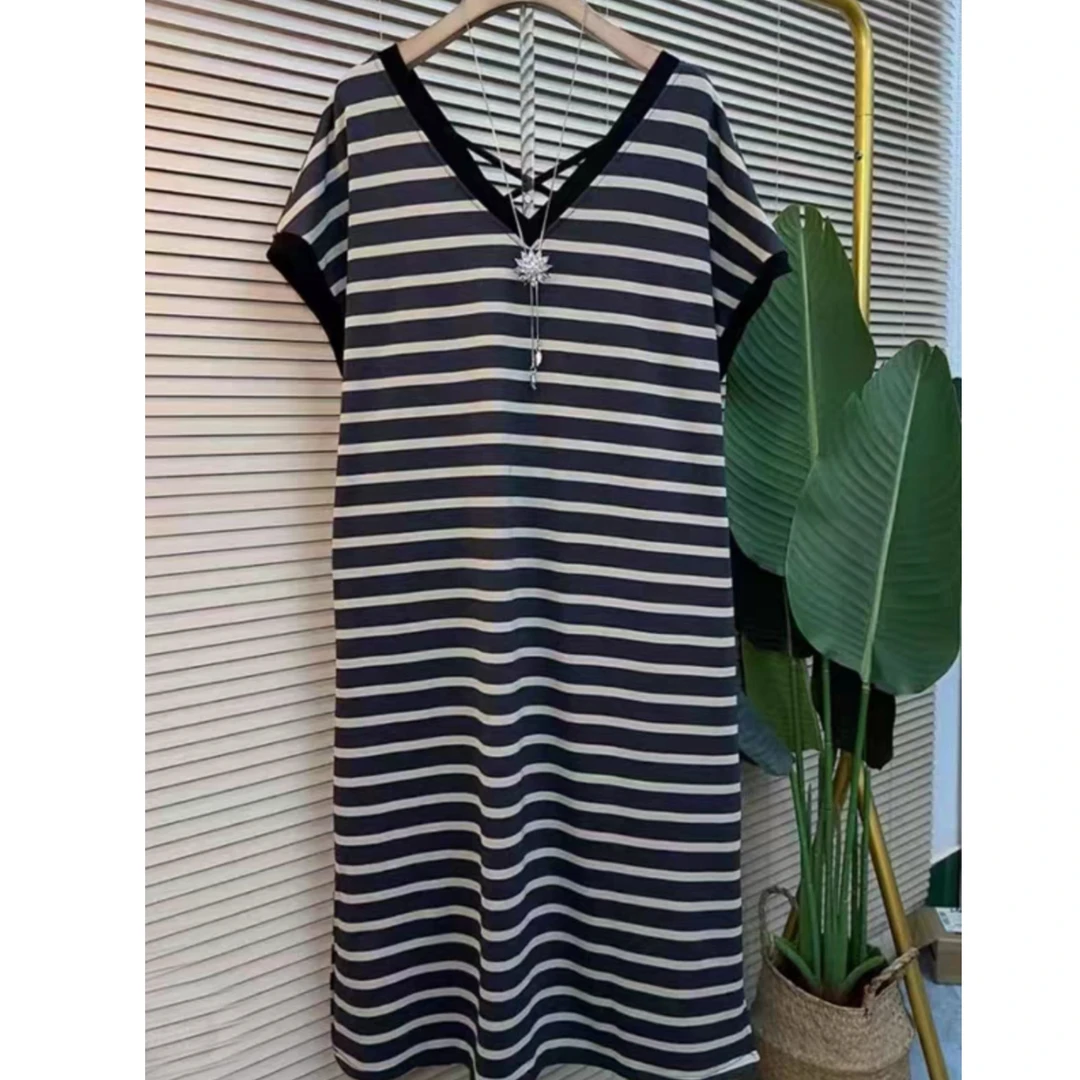 8639-2025年夏季新款时尚洋气显瘦条纹美背连衣裙