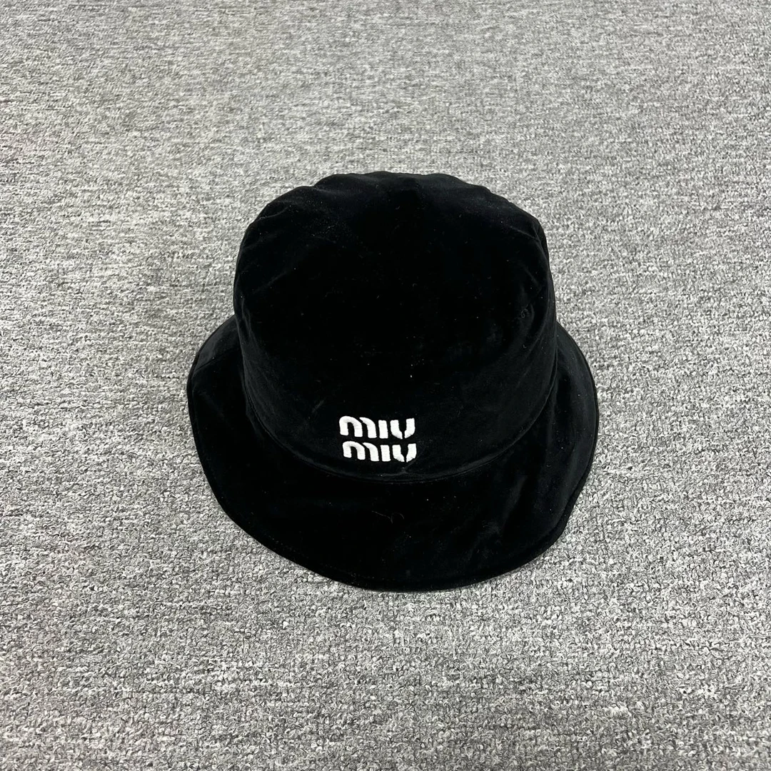 99新 AMIPARIS miumiu 灯芯绒渔夫帽