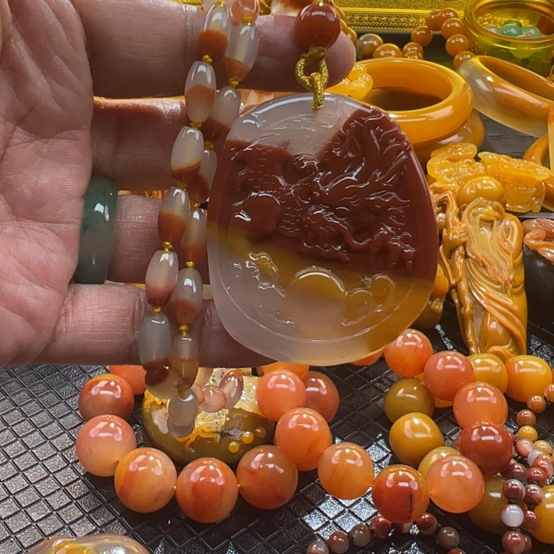 未镶嵌未镶嵌石英质玉