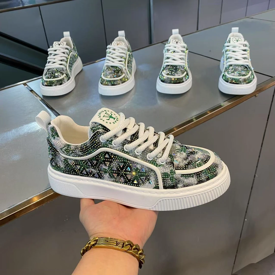 2025夏季新款轻便透气舒适百搭手工上线烫钻潮流休闲男鞋（皮鞋码）