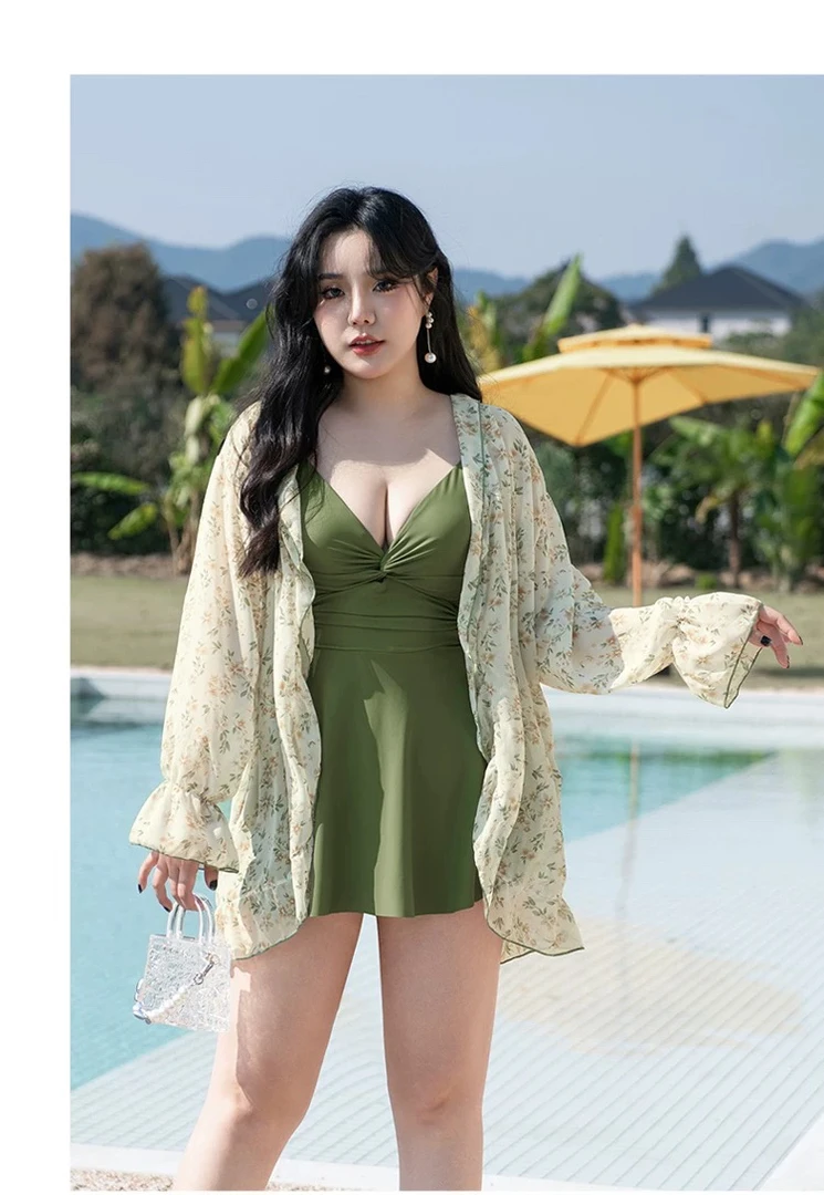 (绿野仙踪)连体大码200斤遮肉显瘦裙式两件防晒海滩度假温泉泳衣