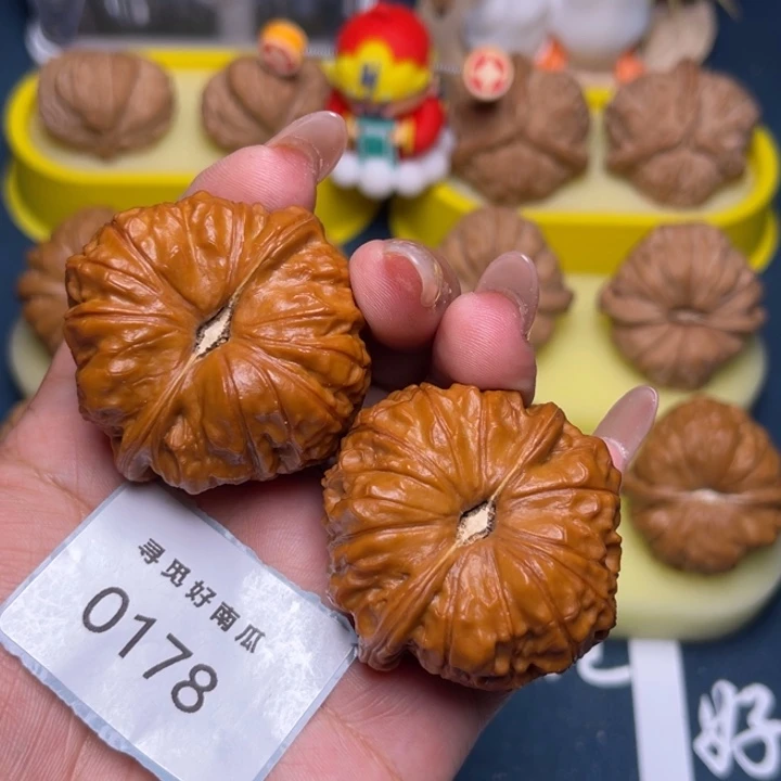 余***.吊坠文玩核桃南瓜墩44-0178
