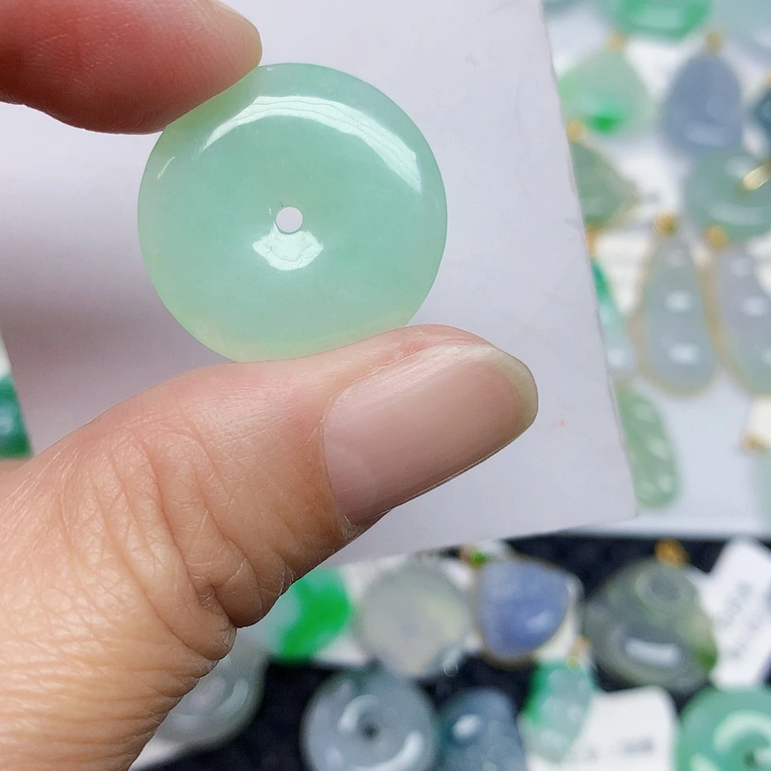 翡翠未镶嵌颈饰3678996