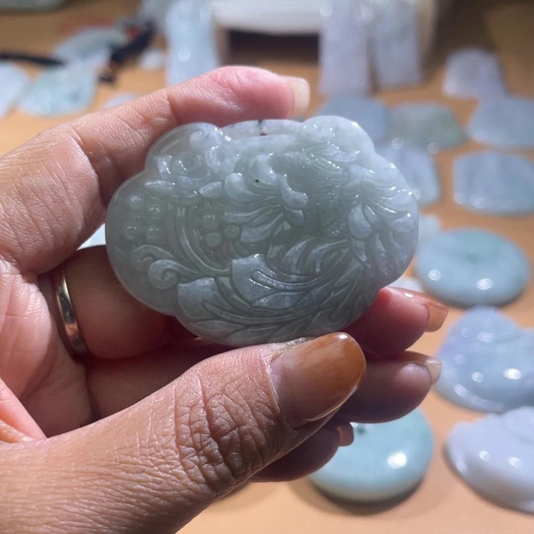 翡翠未镶嵌颈饰花开富贵