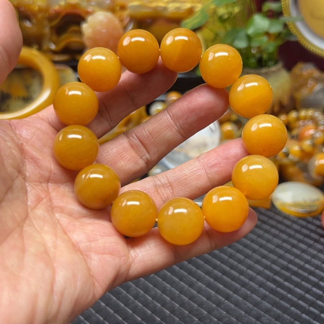 白***泽石英质玉未镶嵌颈饰