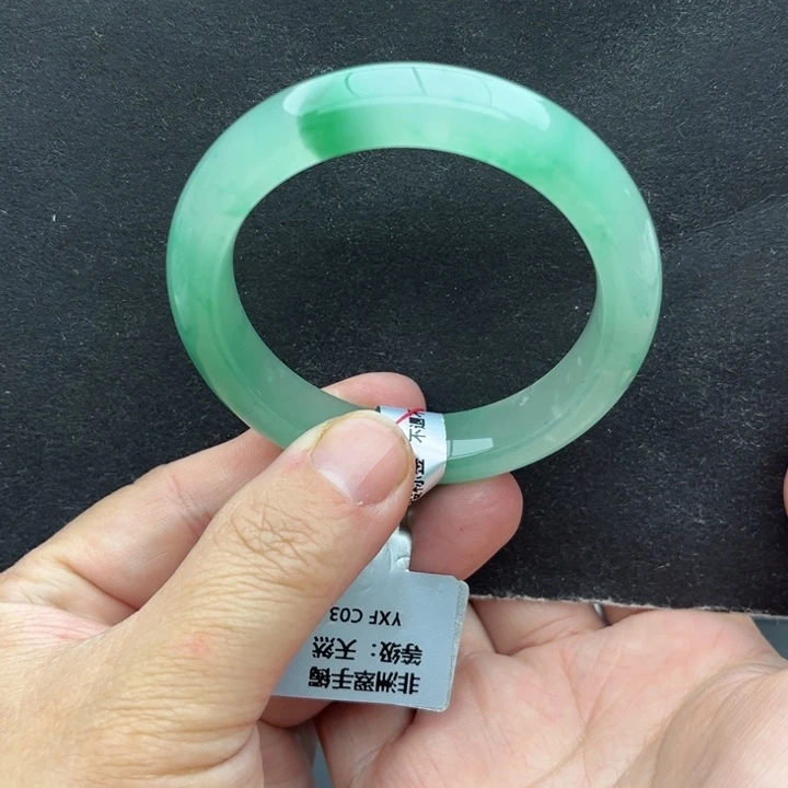 石英质玉未镶嵌手镯49/50