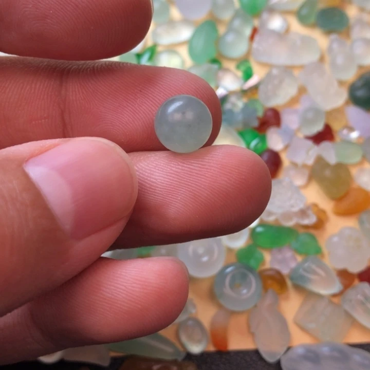 定制翡翠未镶嵌挂件