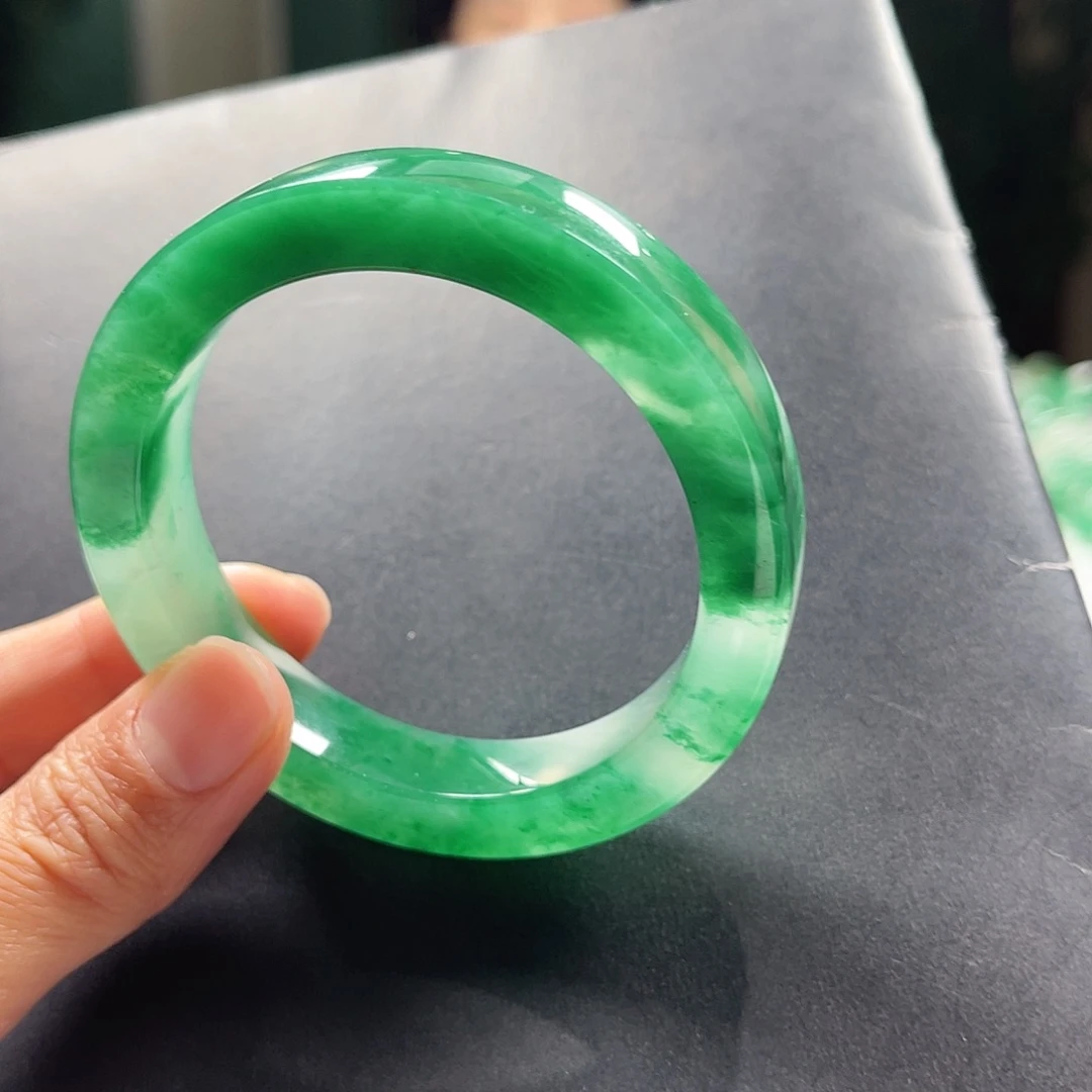 石英质玉未镶嵌手镯