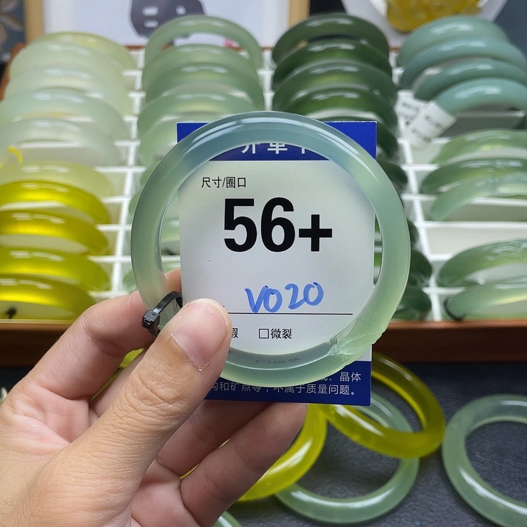 西***米未镶嵌蛇纹石玉手镯