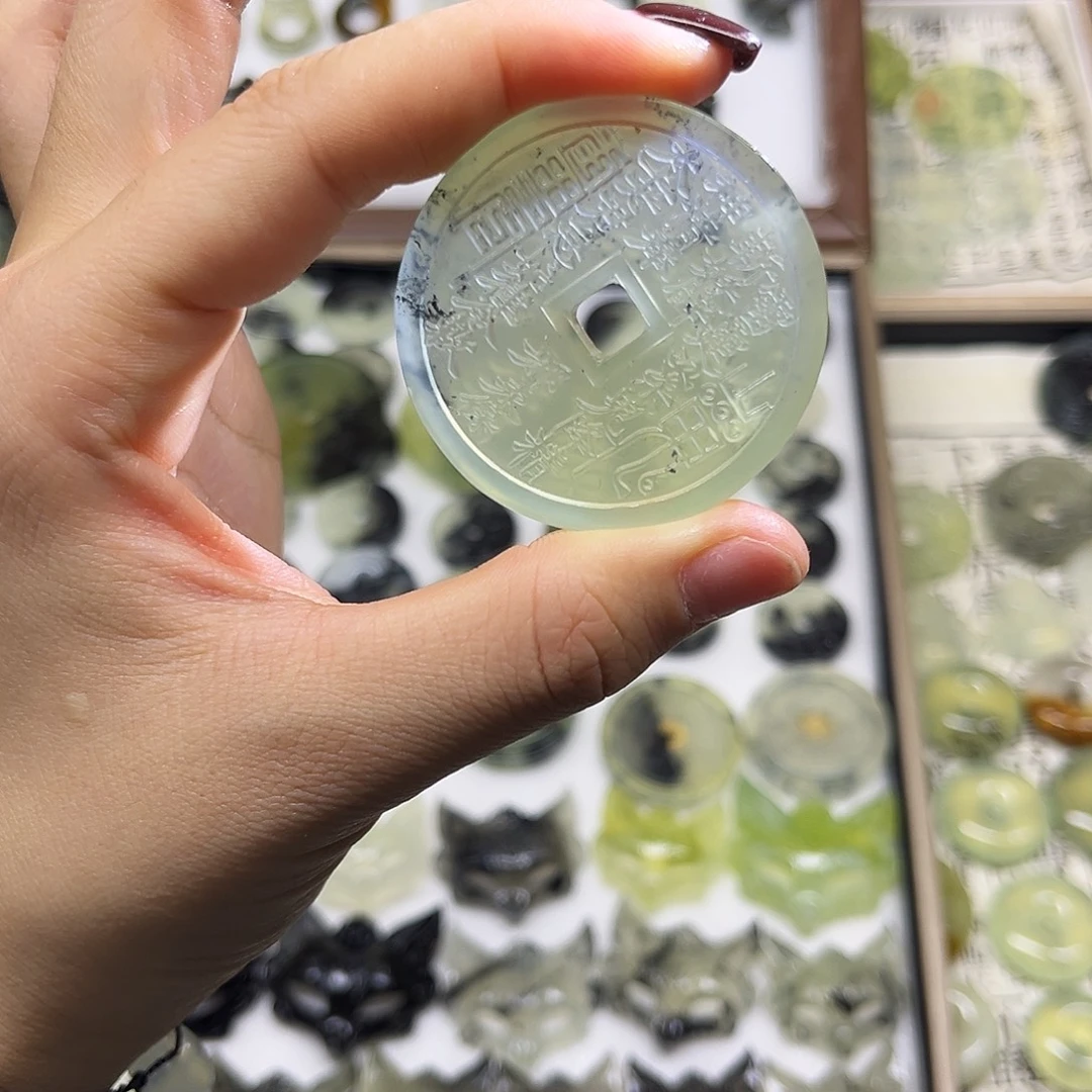 岫玉未镶嵌吊坠(赠链)