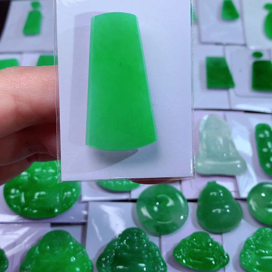 吊坠(赠链)未镶嵌翡翠天然翡翠