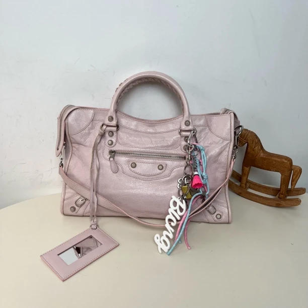 95新 Balenciaga/巴黎世家 粉银中号机车单肩斜挎包