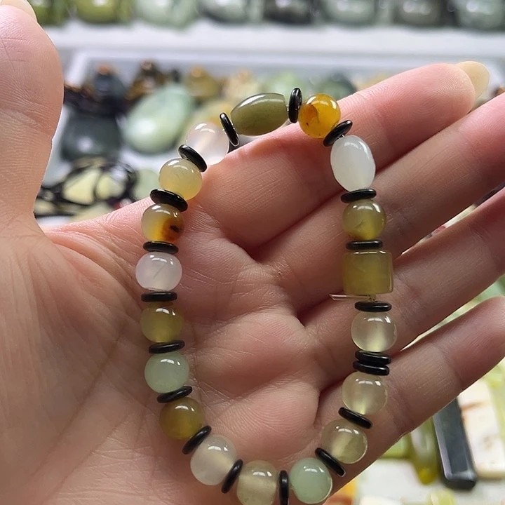 蛇纹石玉未镶嵌珠宝奇石