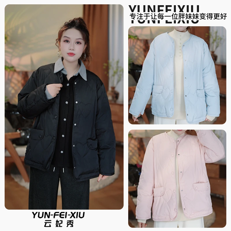 云妃秀女装羽绒服高领围巾装饰爱心宽松显瘦胖妹妹冬季25013