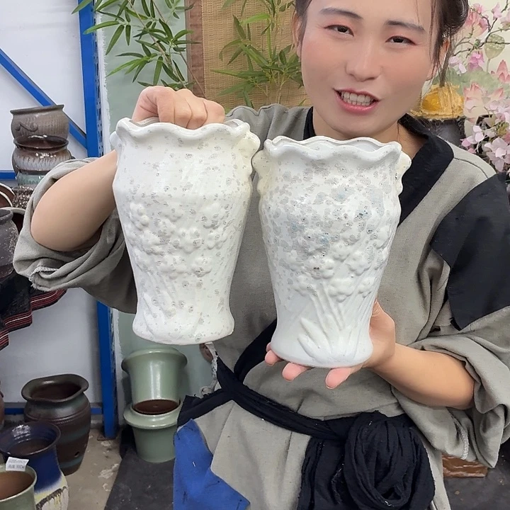 12+20 -粗陶花盆有孔