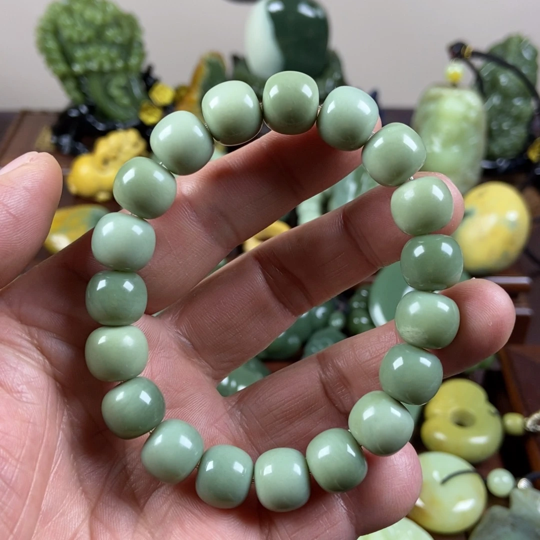 岫岩老玉（透闪石质玉）未镶嵌珠宝奇石