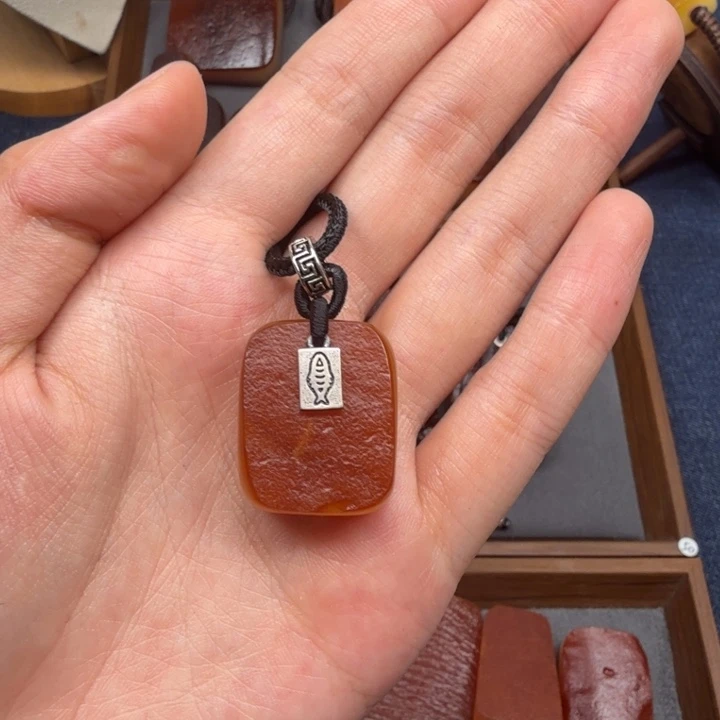 蜜蜡吊坠(赠链)未镶嵌