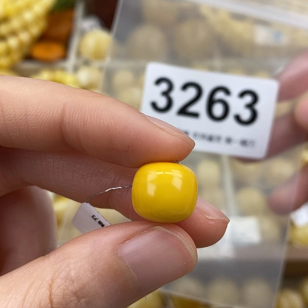 蜜蜡未镶嵌珠宝奇石12.6