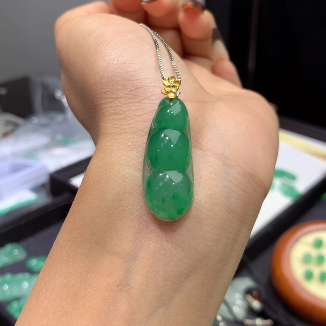 石英质玉（非洲翠）银S925镶嵌颈饰