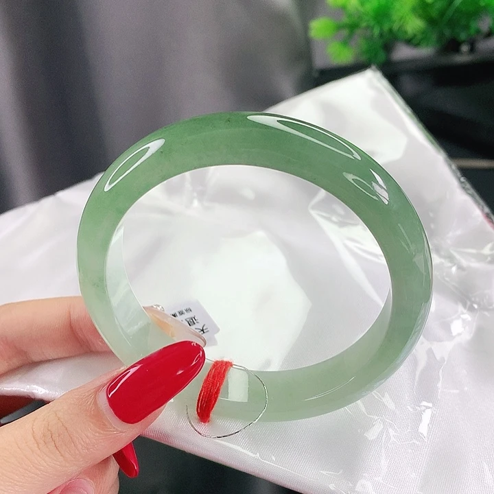未镶嵌手镯翡翠58圈