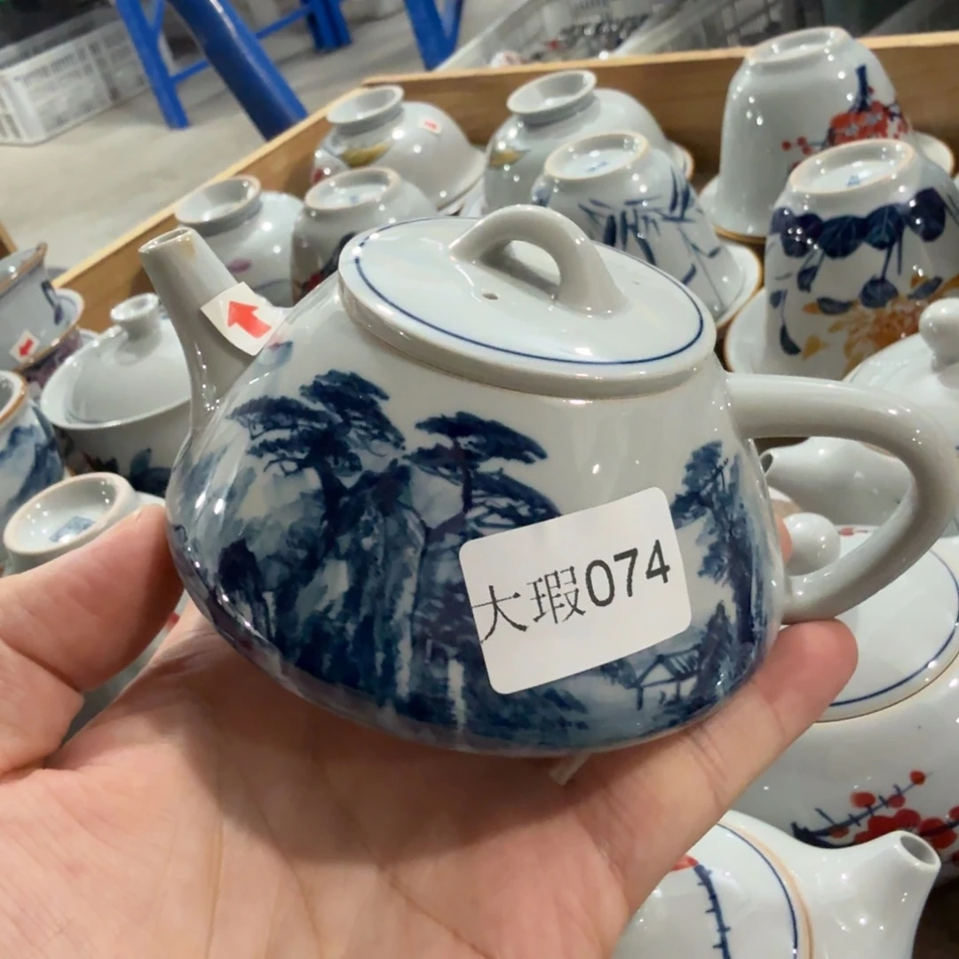 釉下手绘茶具微瑕