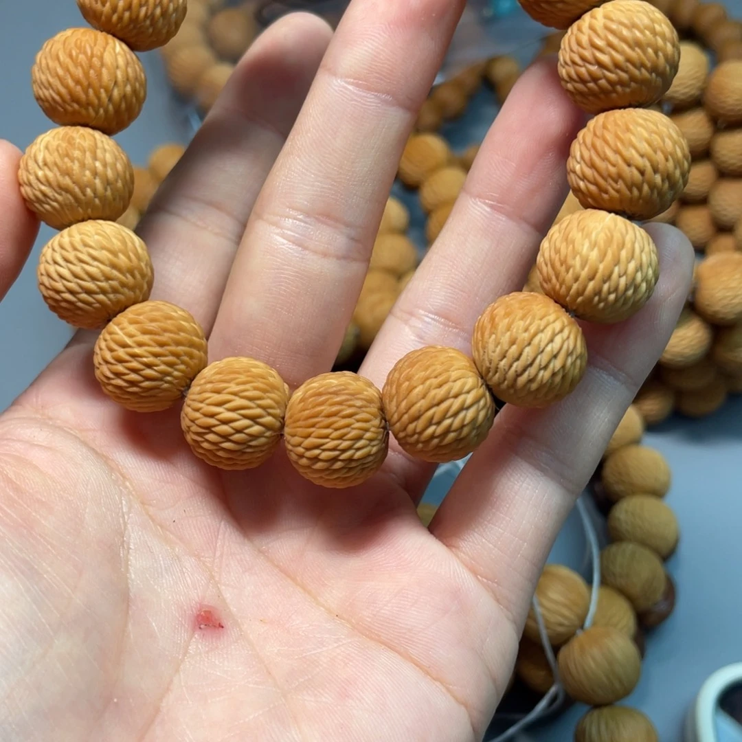 我***了手串猴头核桃龙鳞返油