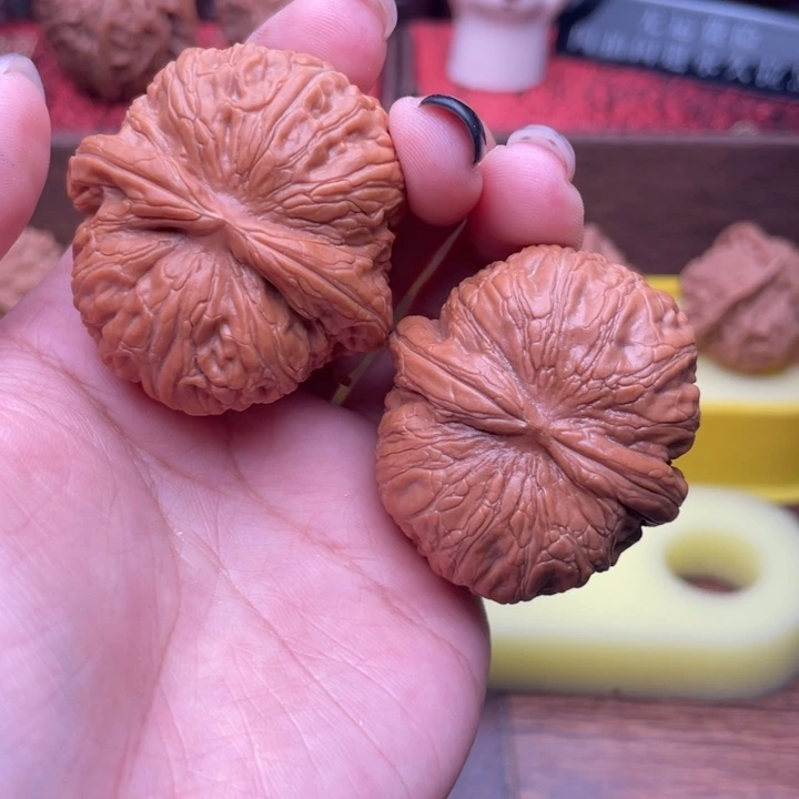 吊坠桃核42元宝 749