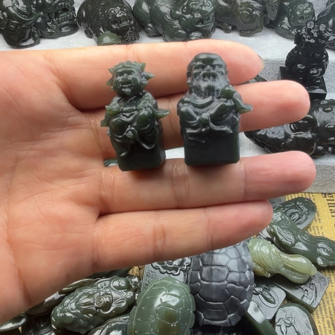 余****颈饰未镶嵌和田玉（糖玉）