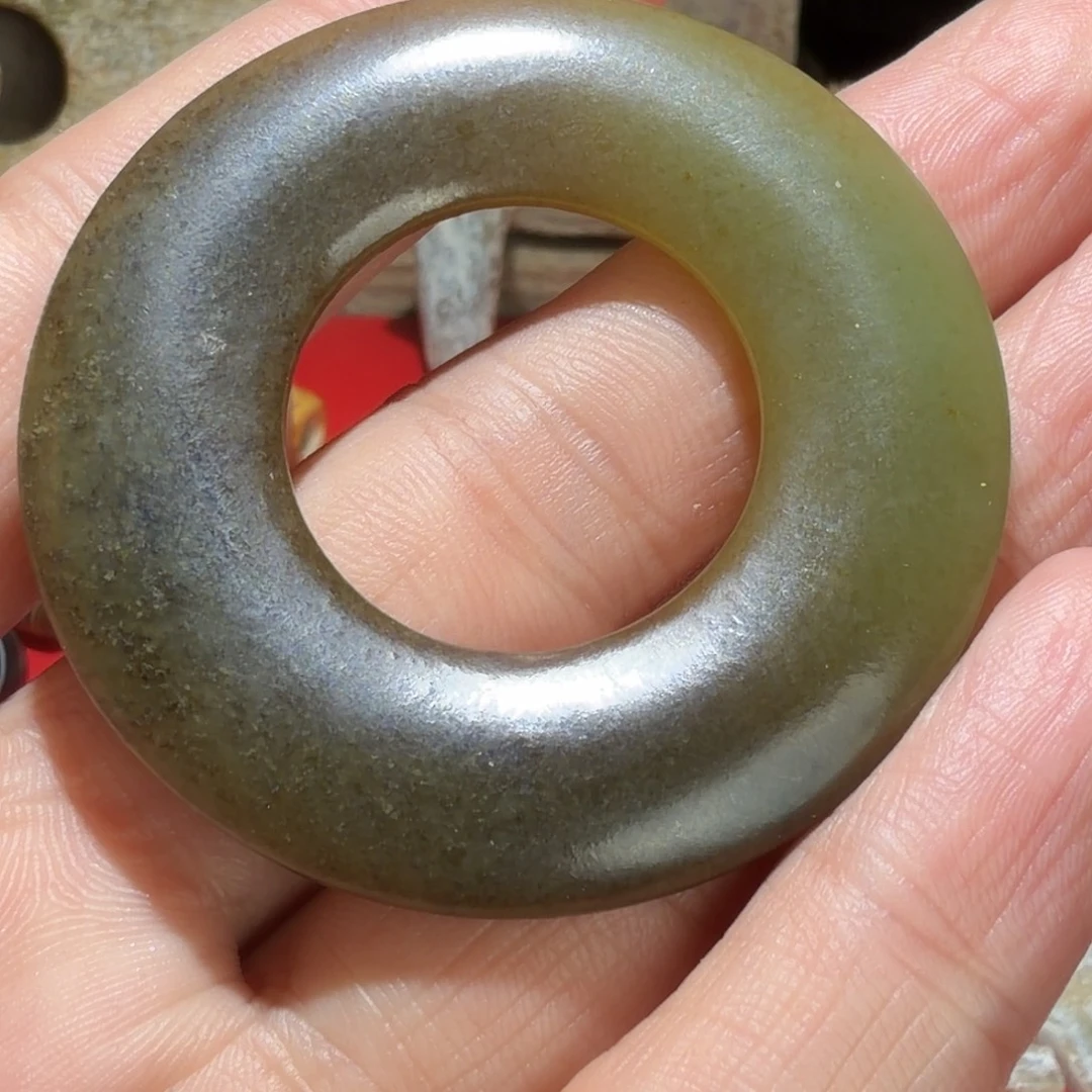 用***8和田玉未镶嵌挂件