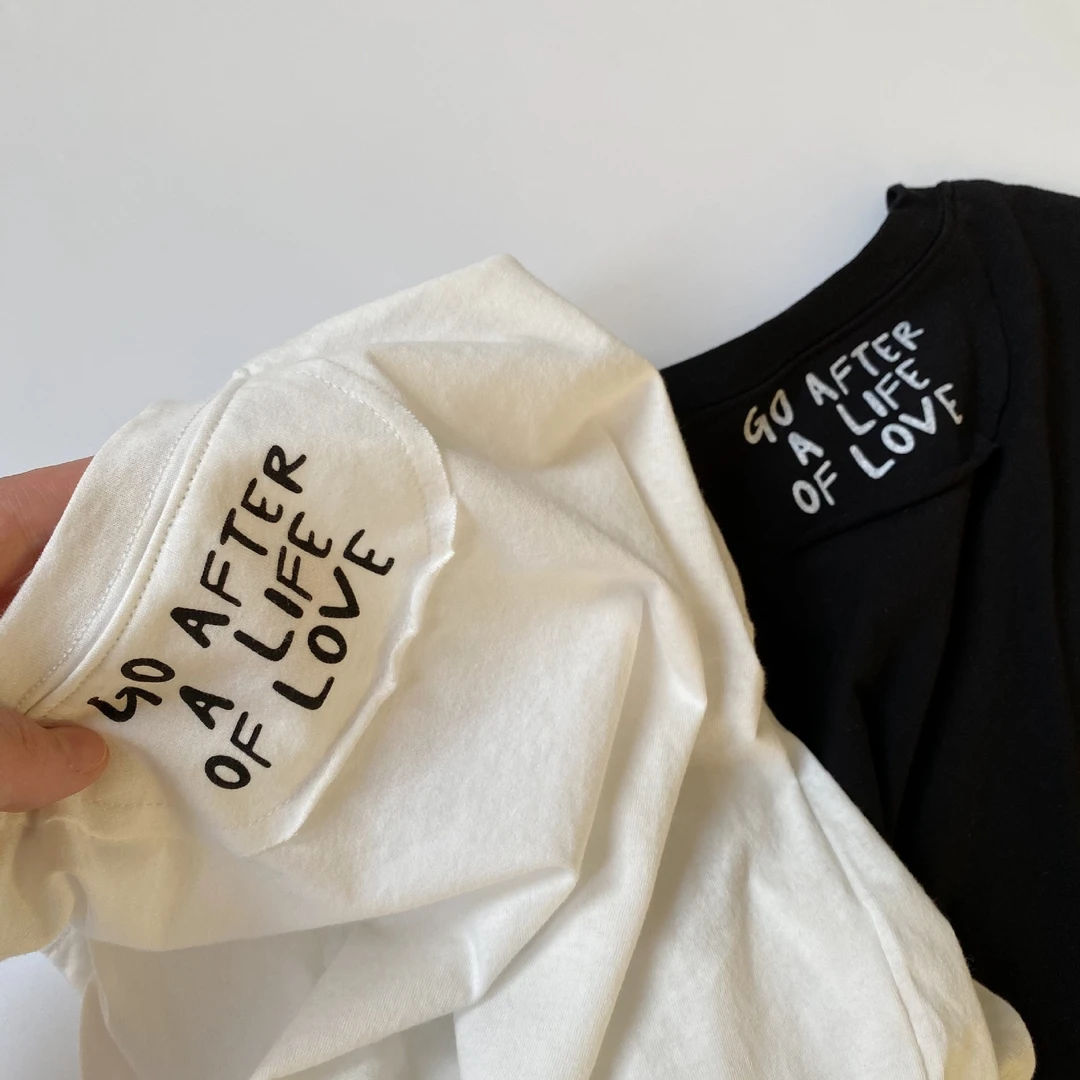 韩版夏季新品儿童后背贴片印花短袖T 男女宝干净清爽黑白t