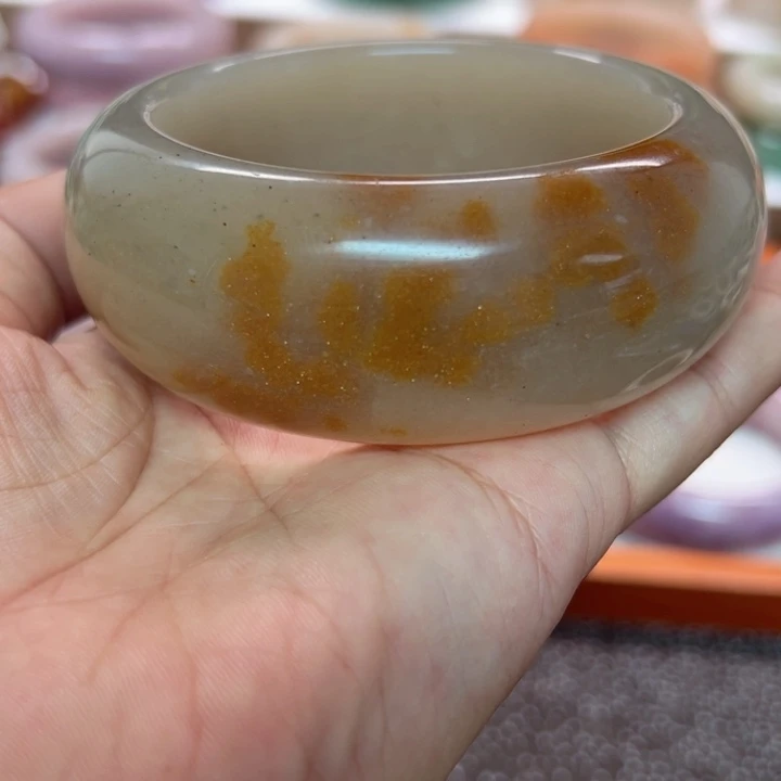 于***精石英岩玉手镯未镶嵌