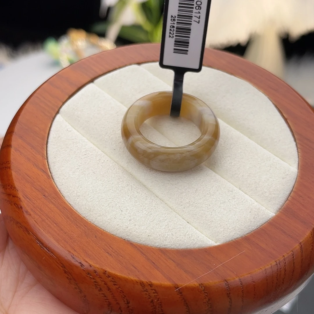 和田玉未镶嵌戒指l14。牛轧糖圆条。19.1。不退换