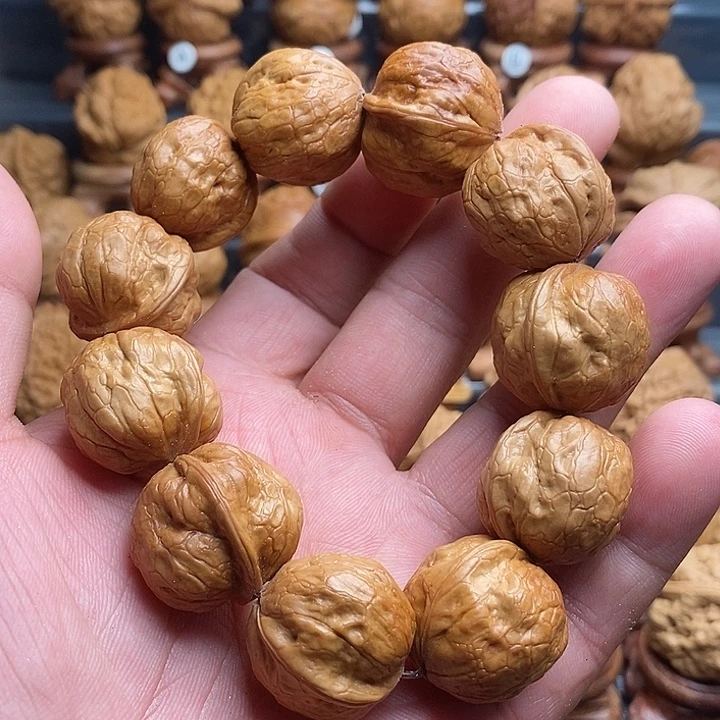 桃核把件36小鹦鹉铁蛤蟆