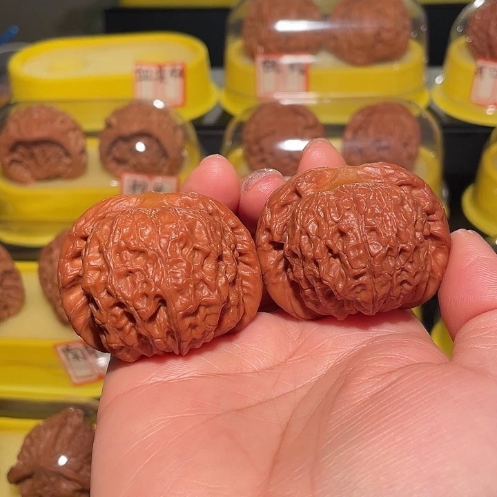 一***情木质文玩麻核桃血其林