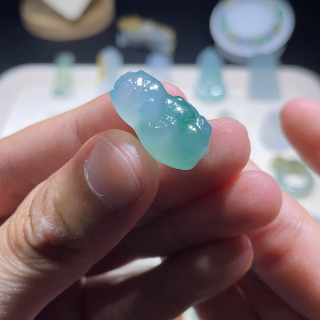 颈饰未镶嵌翡翠小老虎