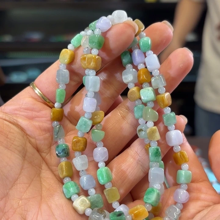 翡翠颈饰未镶嵌翡翠