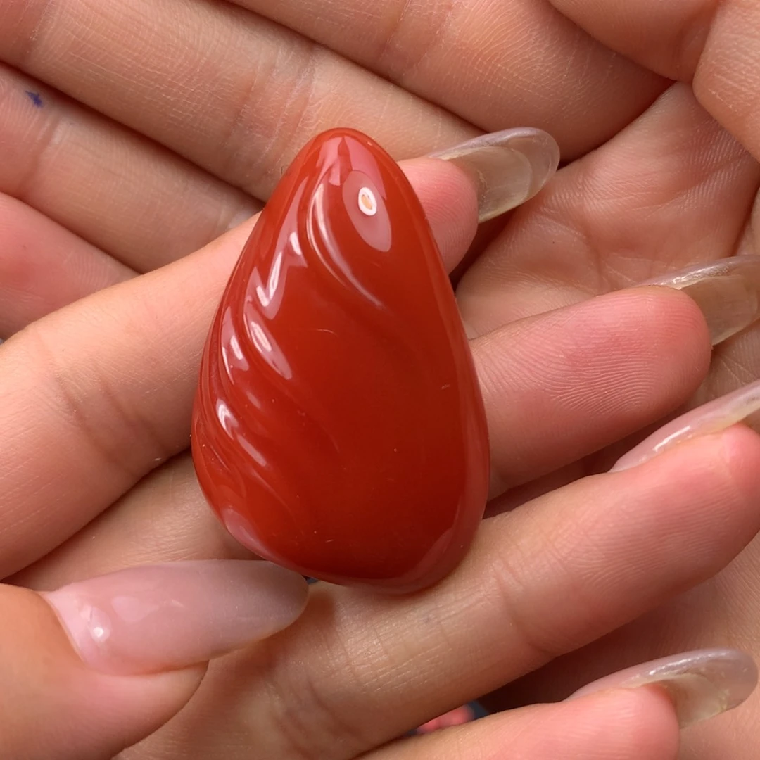南红玛瑙吊坠未镶嵌