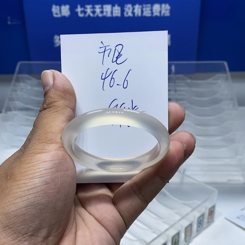 【闪购商品】手镯玛瑙/玉髓未镶嵌热***鱿