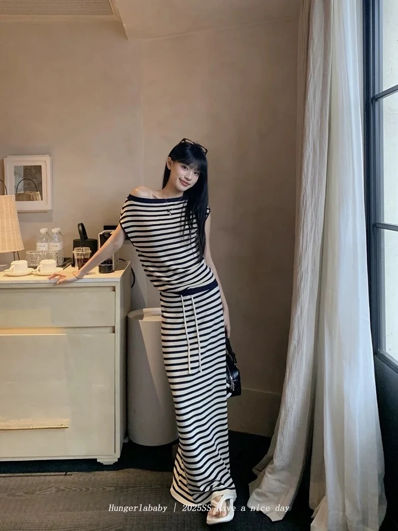【清仓现货发】新款法式条纹一字肩针织衫女高腰显瘦半身裙两件套